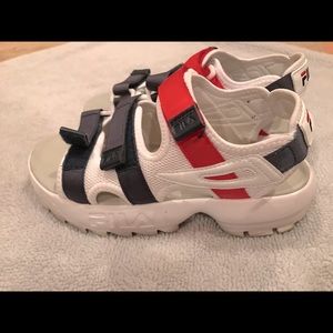 Fila platform sandals 🔥 FLASH SALE 🔥
